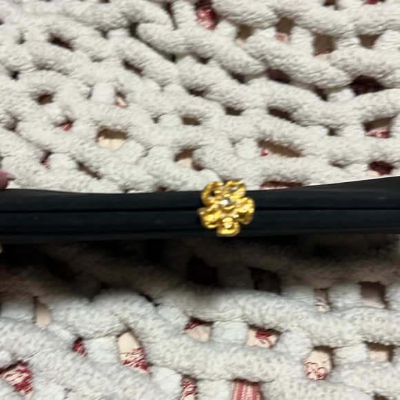Vintage Black clutch with gold rose closure - Picture 2 of 3